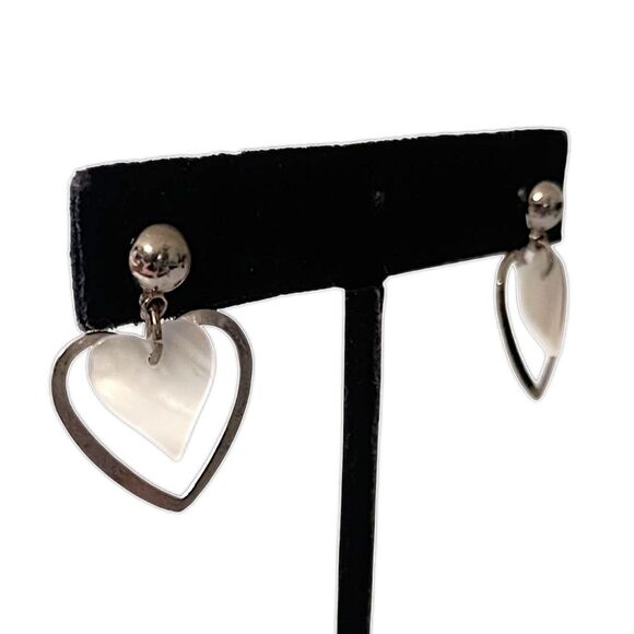 Dainty Mother of Pearl Heart Earrings Silver Tone Romantic Drop Dangle Pearlcore - Picture 7 of 14